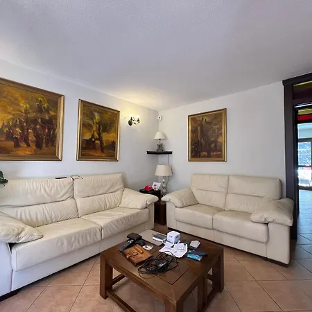 La Perla, Los Cristianos