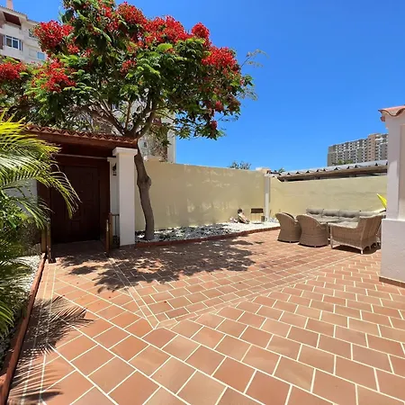 La Perla, Los Cristianos